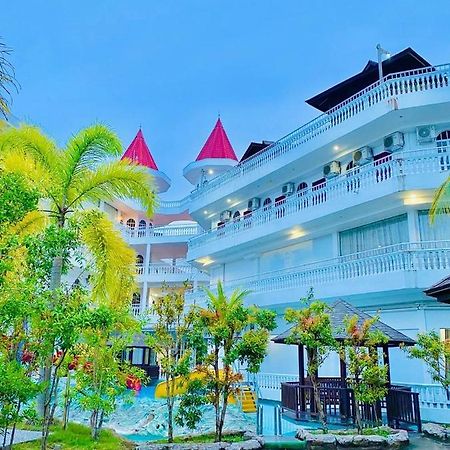 Landcons Hotel & Resort Langkawi Exterior photo