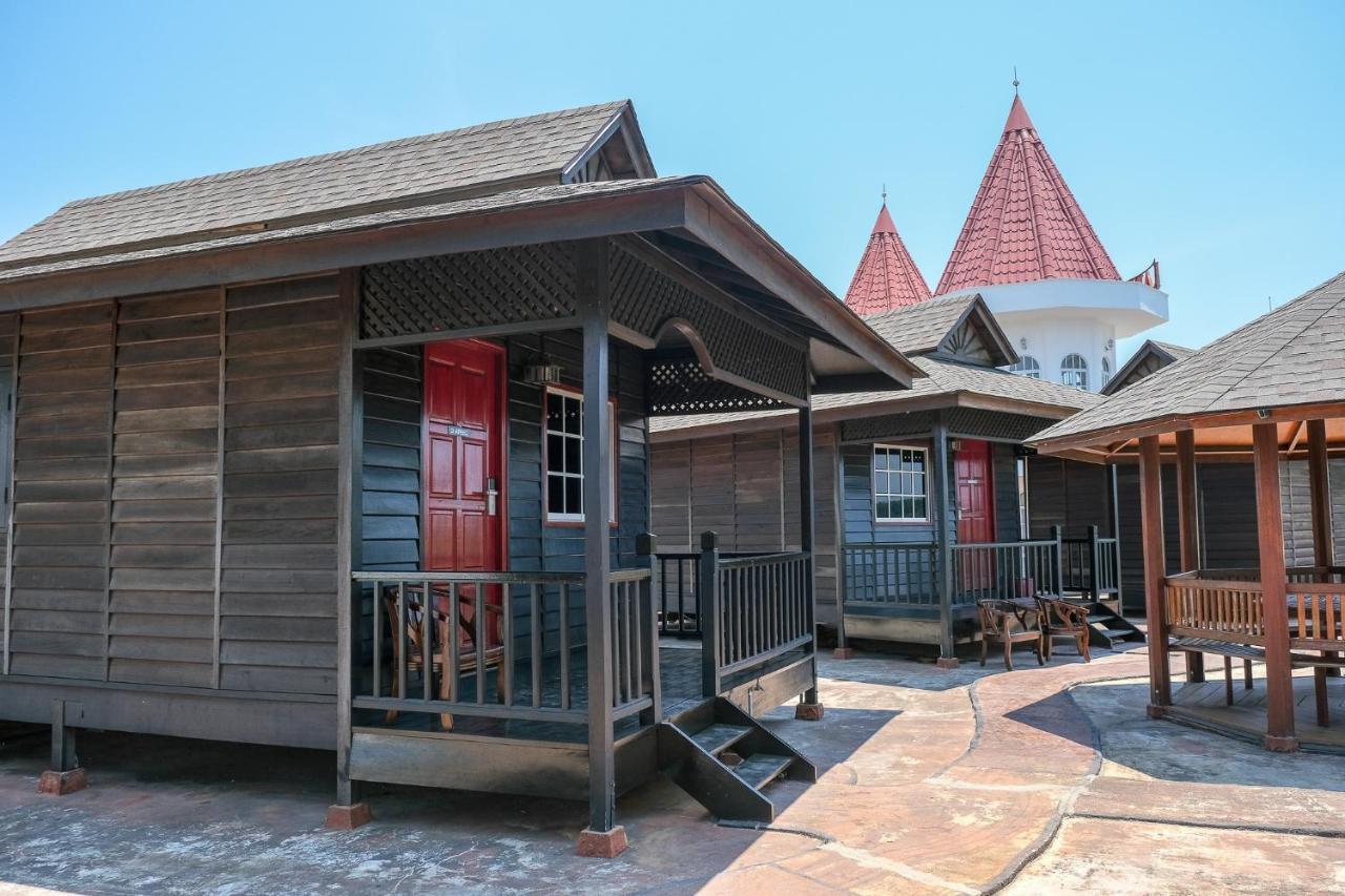 Landcons Hotel & Resort Langkawi Exterior photo